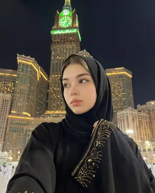 nighttime selfie makkah clock tower